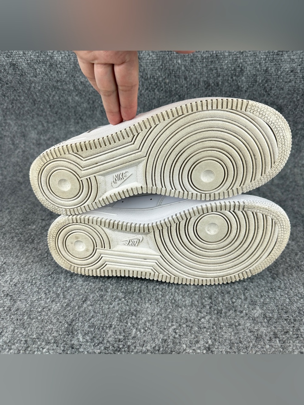 Nike Air Force 1 07 Triple White Women's Size 8 Sneakers Shoes DD8959-100 Low - Picture 16 of 16